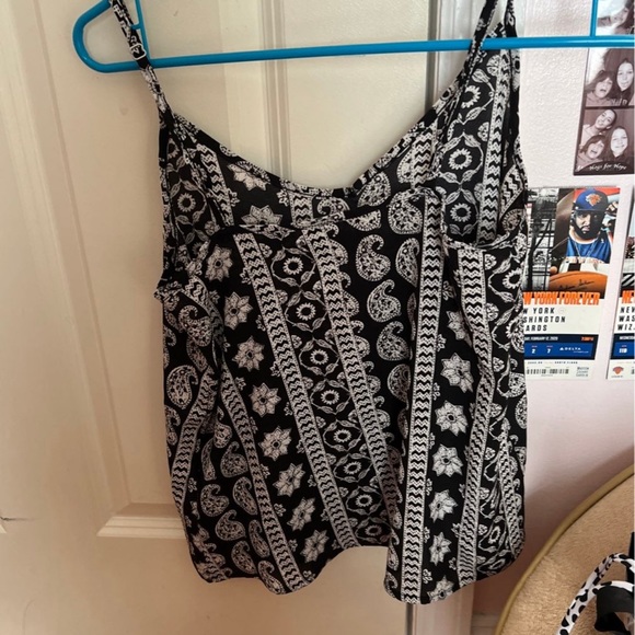 Hollsiter pronyed flowy tank Top size xs - Picture 2 of 2